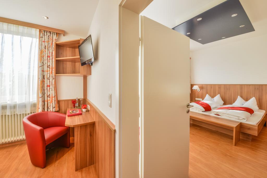 Hotel Drei Loewen Dachau Oda fotoğraf