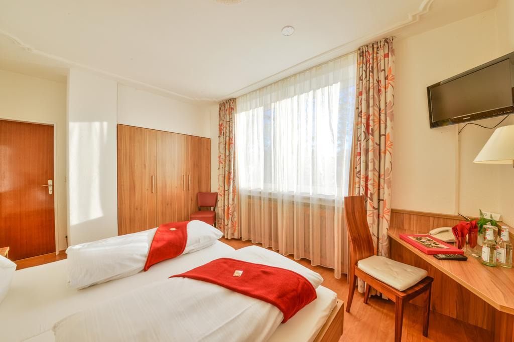 Hotel Drei Loewen Dachau Oda fotoğraf
