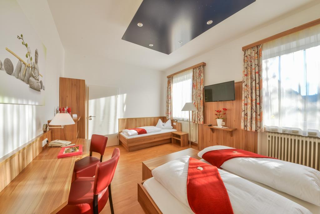 Hotel Drei Loewen Dachau Oda fotoğraf
